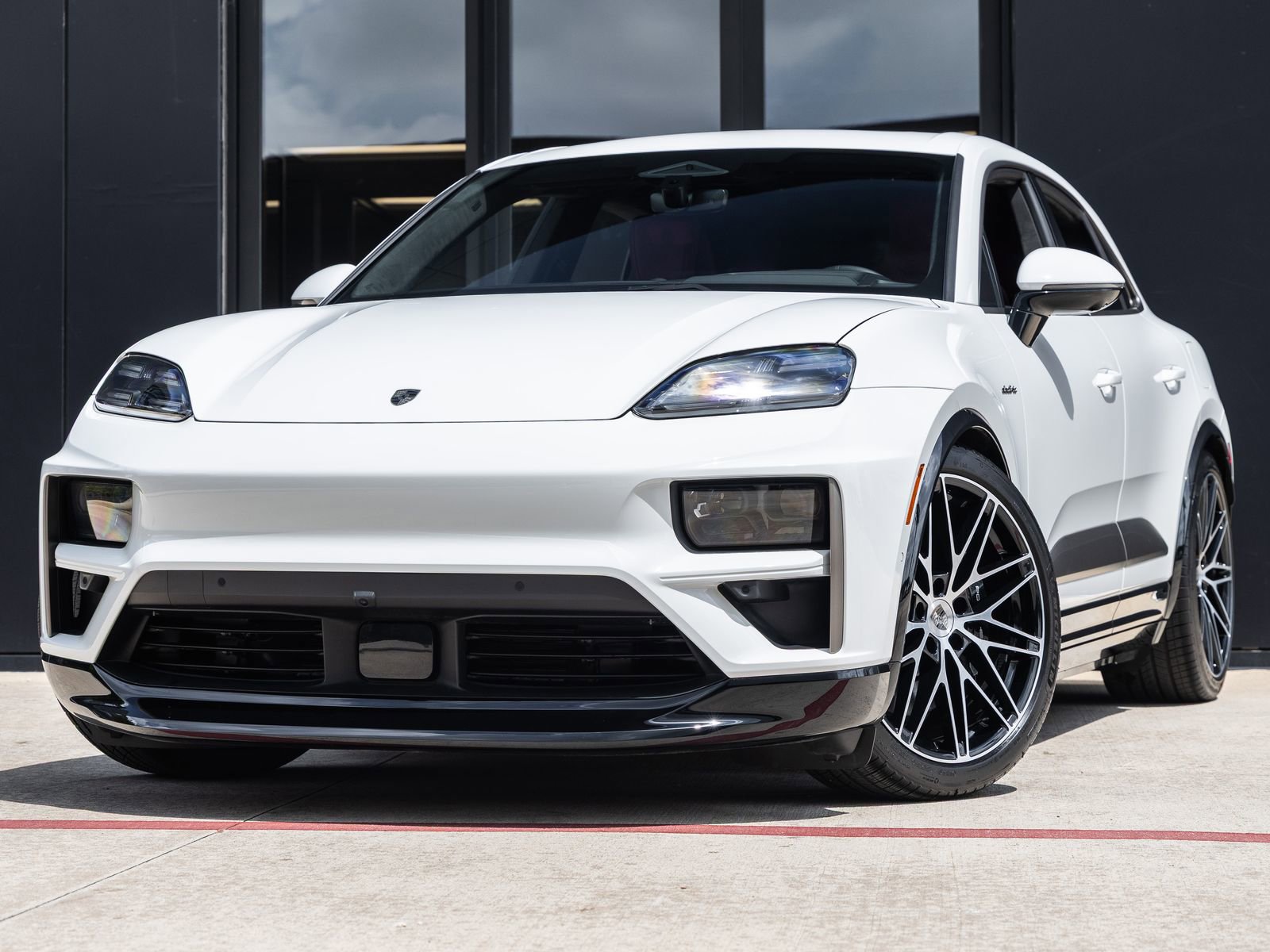 New 2025 Porsche Macan Turbo Electric AWD/4WD video 1