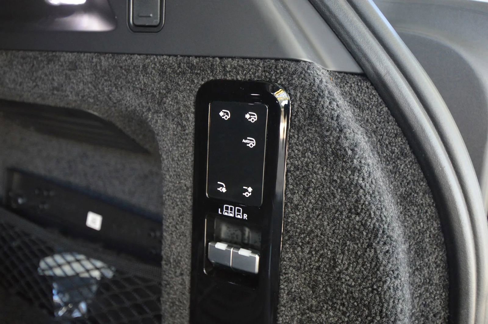 Used 2023 Land Rover Range Rover Autobiography AWD/4WD image 64