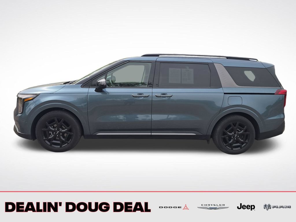 Used 2025 Kia Carnival SX FWD image 3