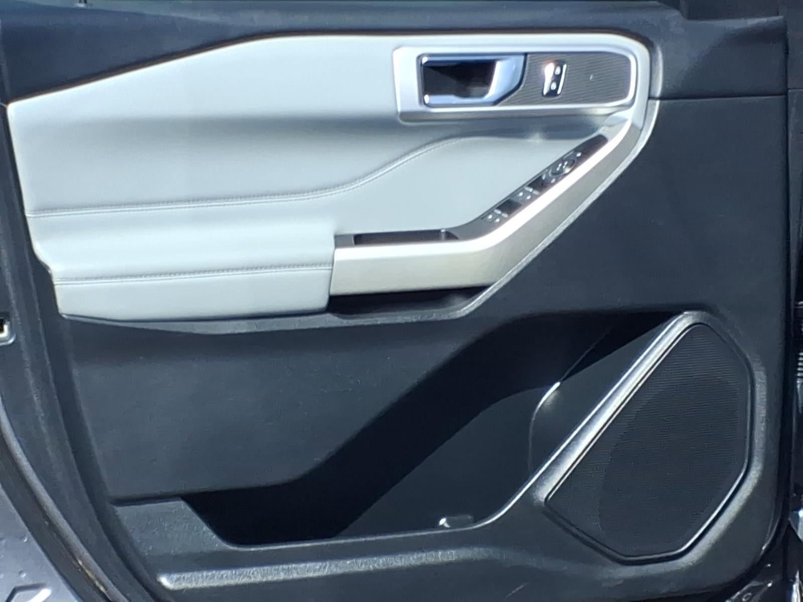 Used 2021 Ford Explorer XLT w/ Equipment Group 202A AWD/4WD image 22