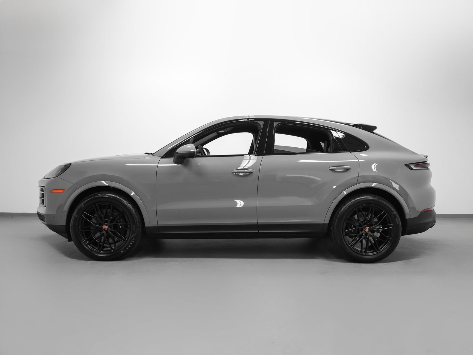 New 2026 Porsche Cayenne Coupe AWD/4WD image 2