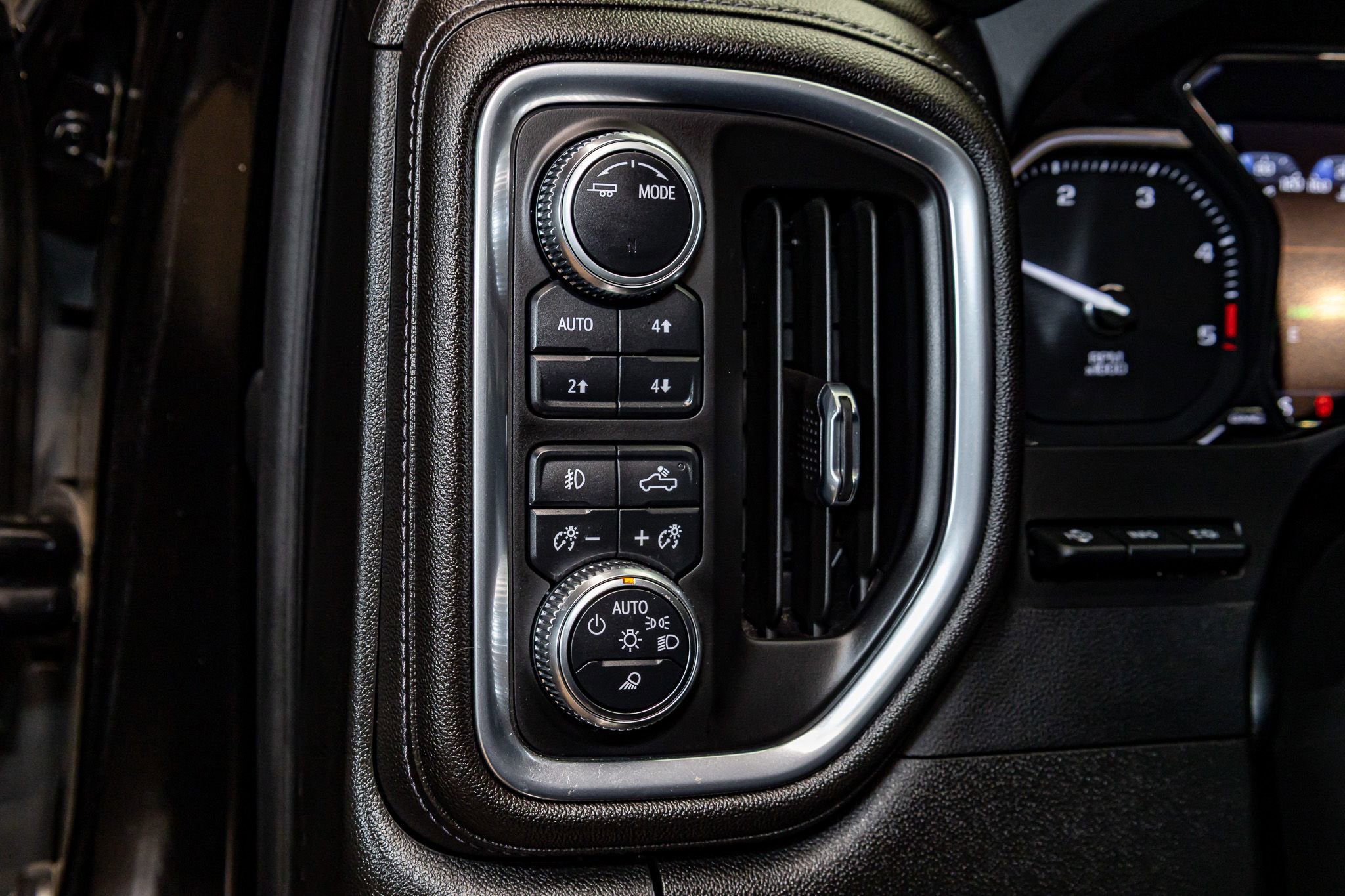 Used 2022 GMC Sierra 2500 Denali w/ Denali Black Diamond Edition image 16