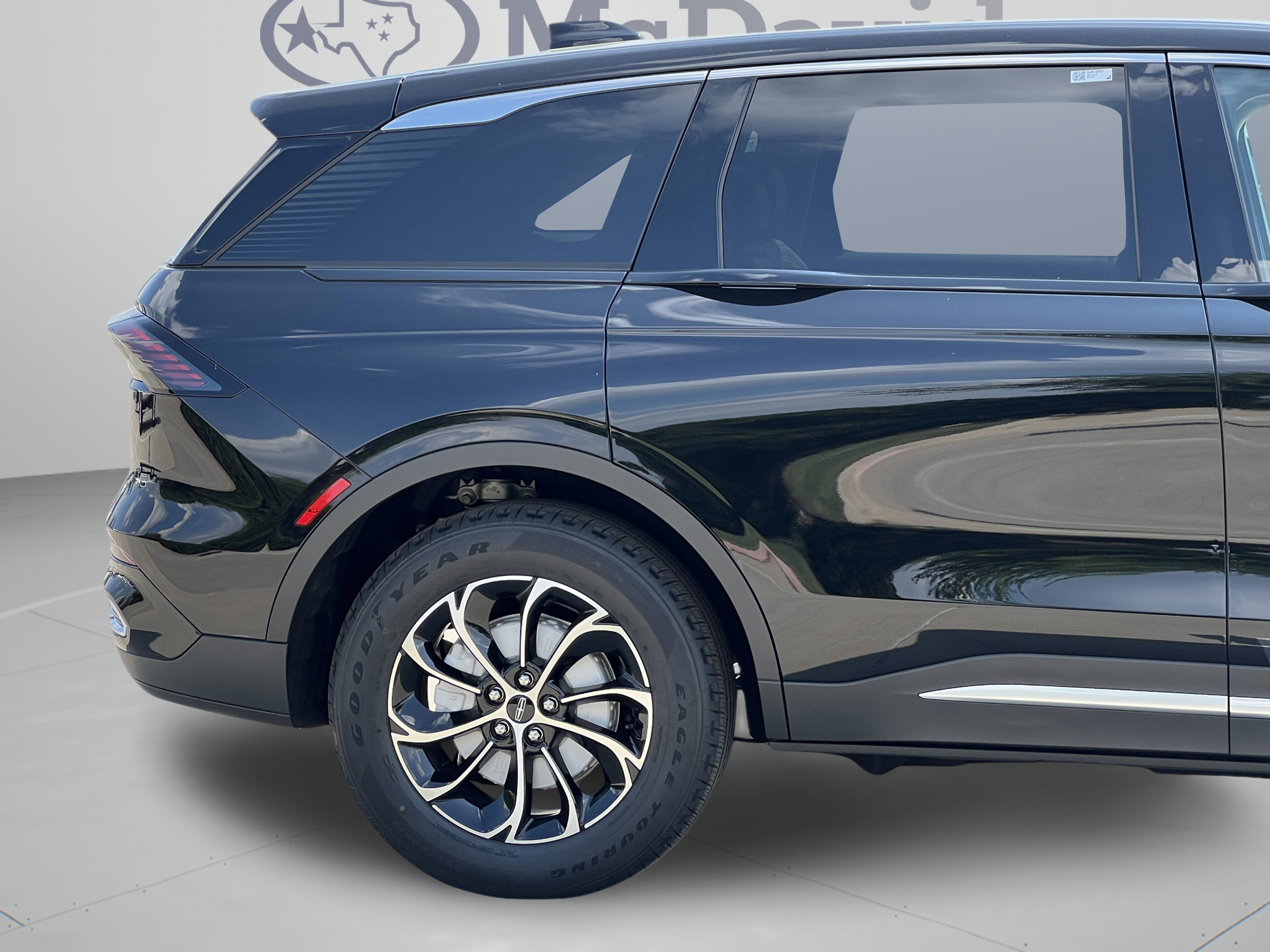 New 2025 Lincoln Nautilus Premier w/ Equipment Group 102A AWD/4WD image 33