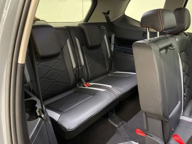 New 2026 Volkswagen Atlas Peak Edition image 13
