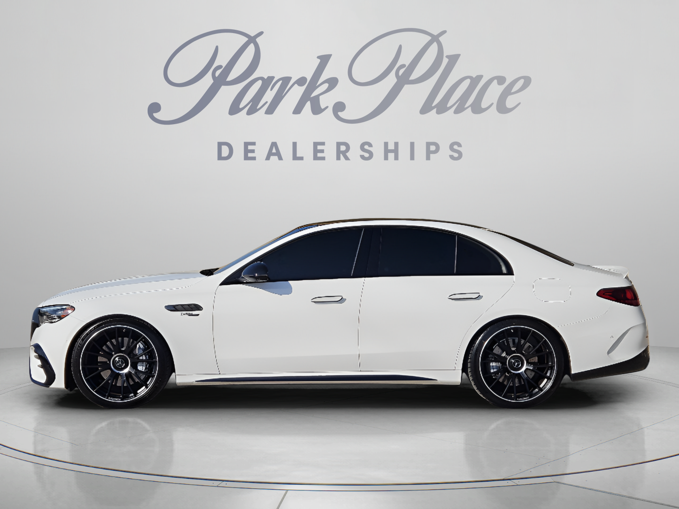 Used 2025 Mercedes-Benz E 53 AMG e 4MATIC Sedan image 2