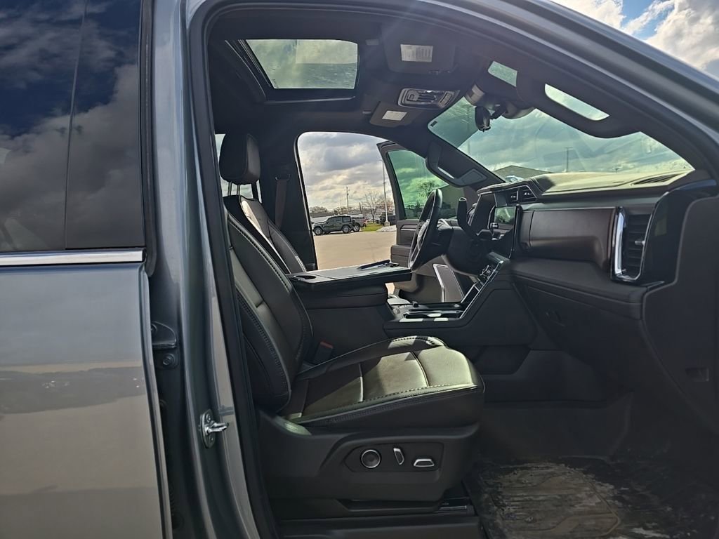 Used 2025 GMC Sierra 2500 Denali w/ Denali Reserve Package image 15