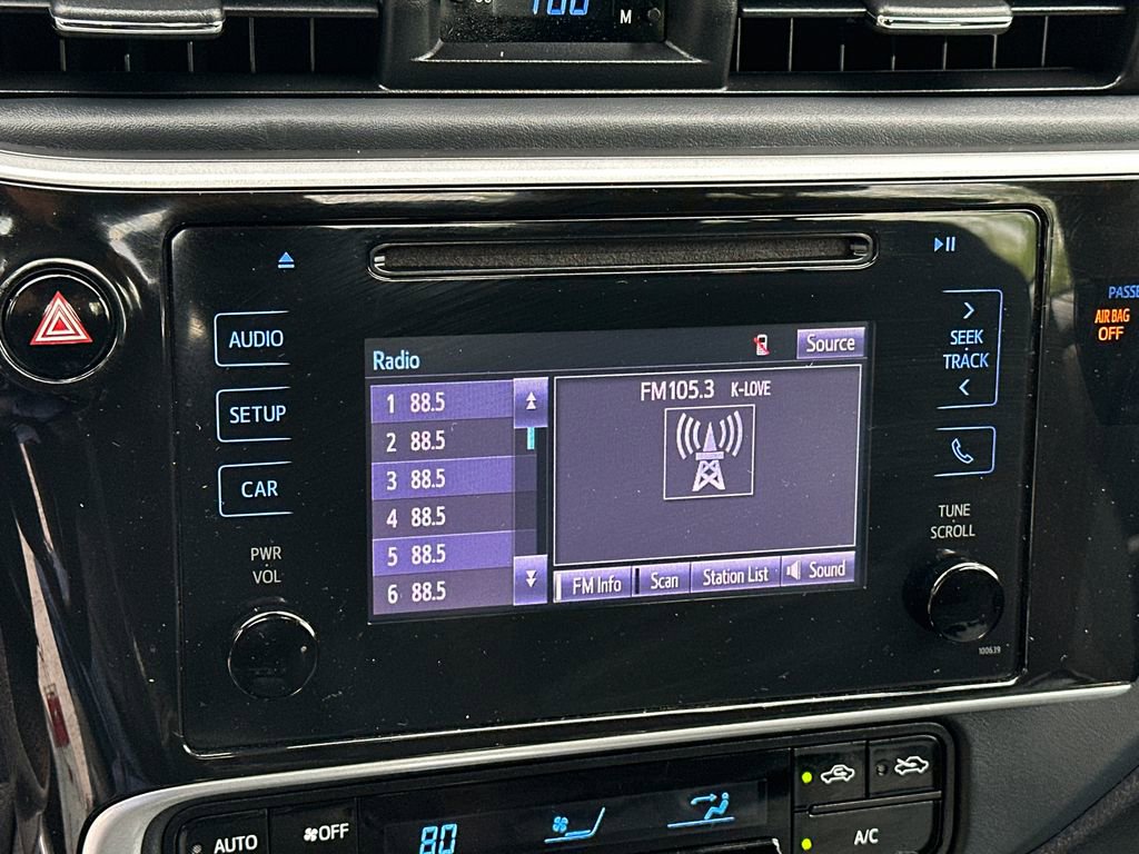 Used 2018 Toyota Corolla LE FWD image 22