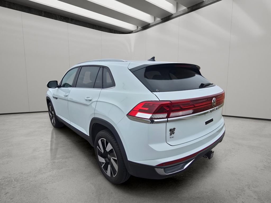 Used 2024 Volkswagen Atlas Cross Sport SE image 3