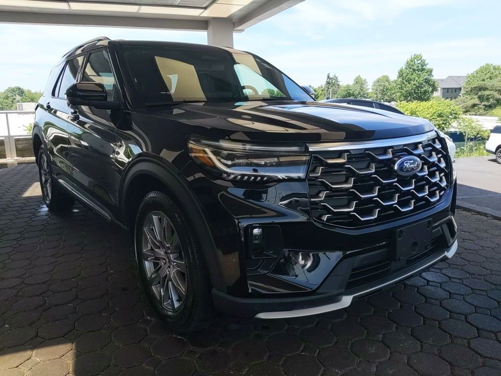 Used 2025 Ford Explorer Platinum AWD/4WD image 4