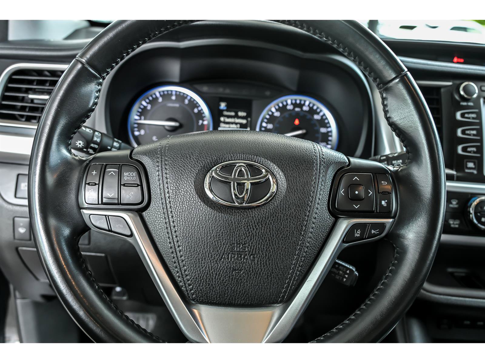 Used 2017 Toyota Highlander Limited w/ Protection Package #3 AWD/4WD image 18