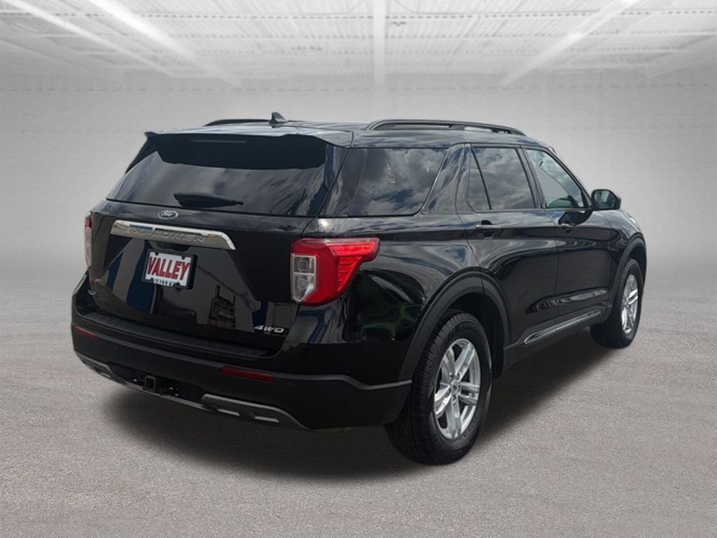 Certified 2022 Ford Explorer XLT w/ Equipment Group 202A AWD/4WD image 10