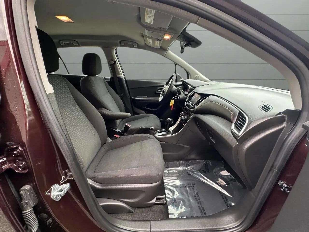 Used 2020 Chevrolet Trax LS image 12