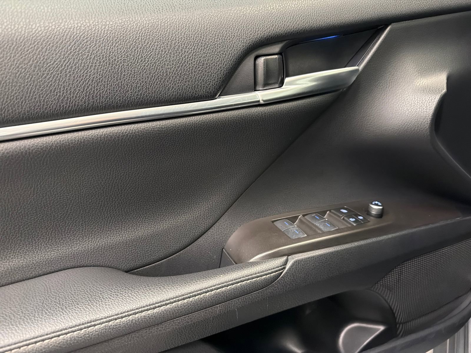 Used 2024 Toyota Camry XSE image 32