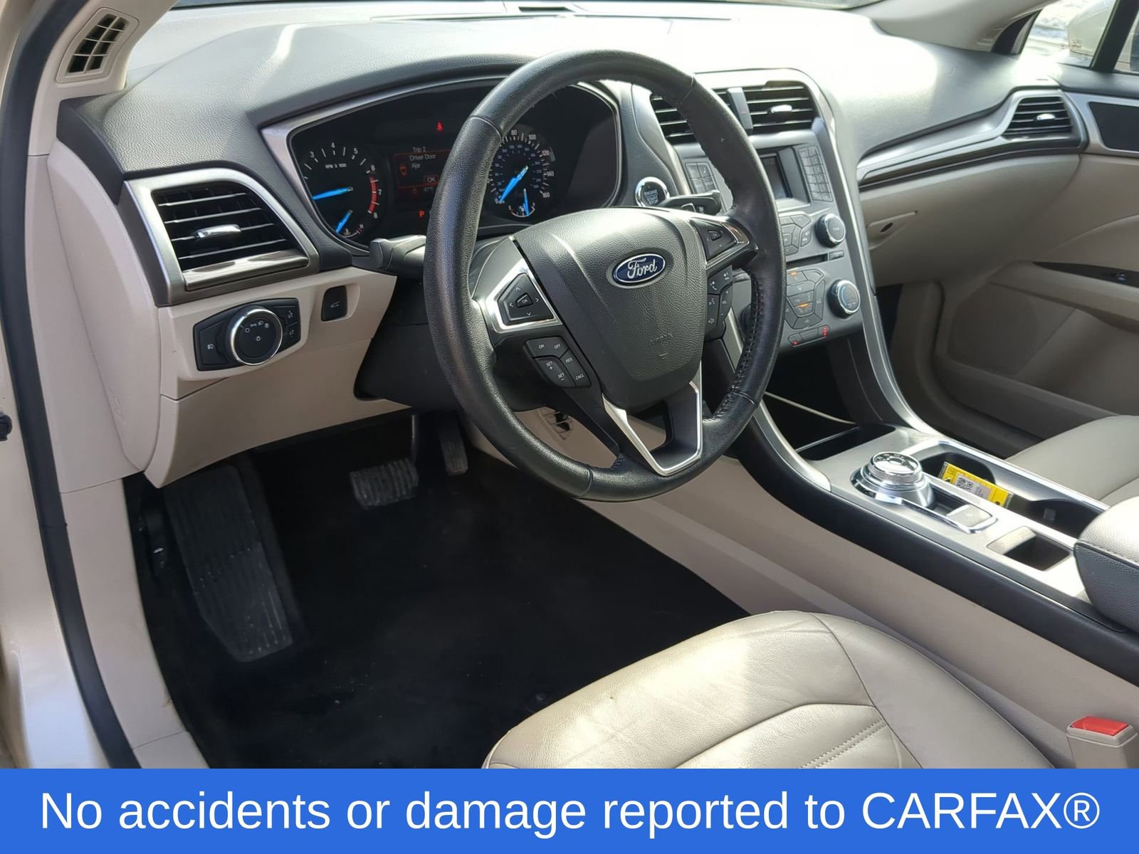 Used 2017 Ford Fusion SE image 2