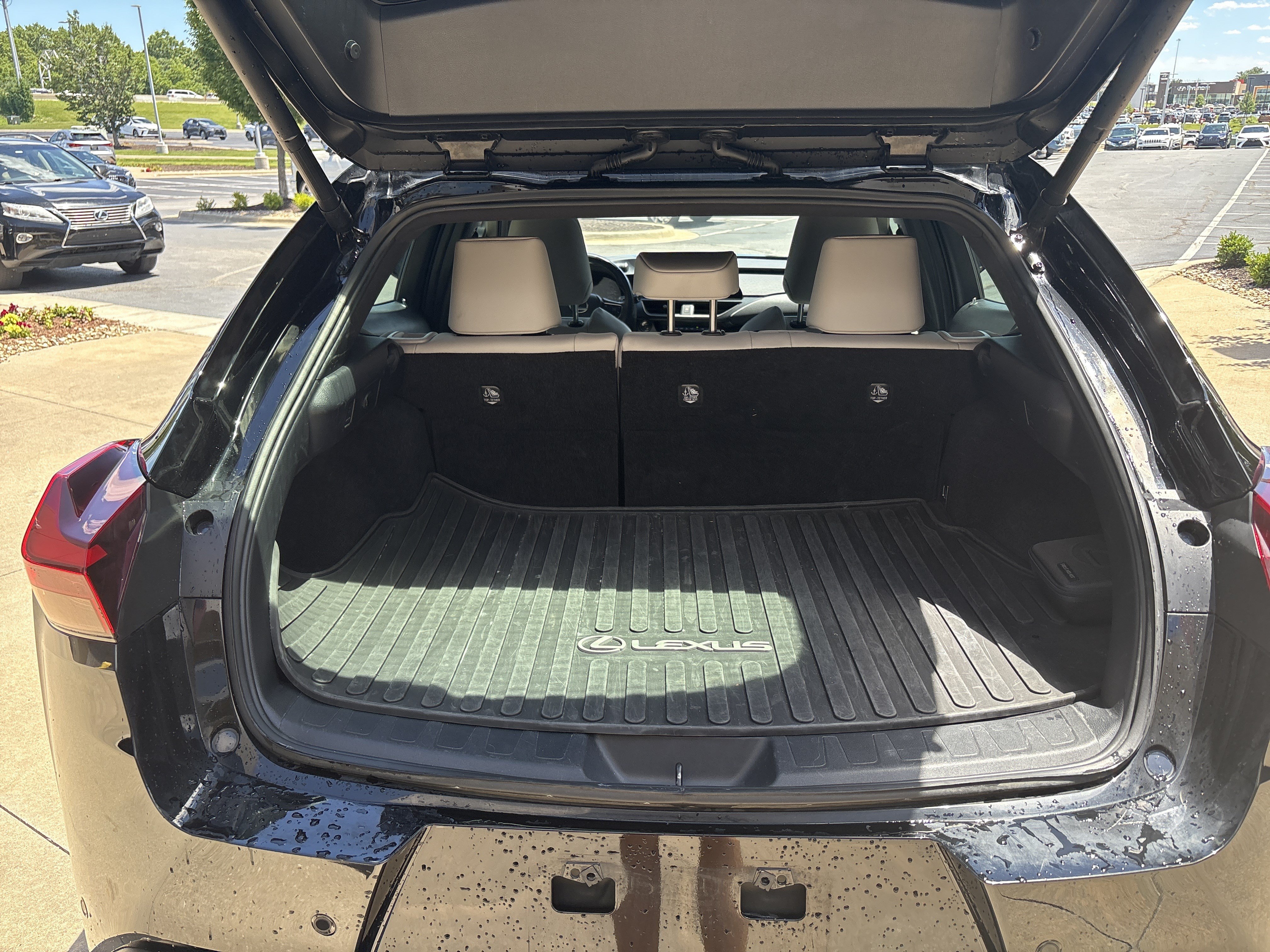 Used 2025 Lexus UX 300h AWD w/ Accessory Package (Z1) image 32
