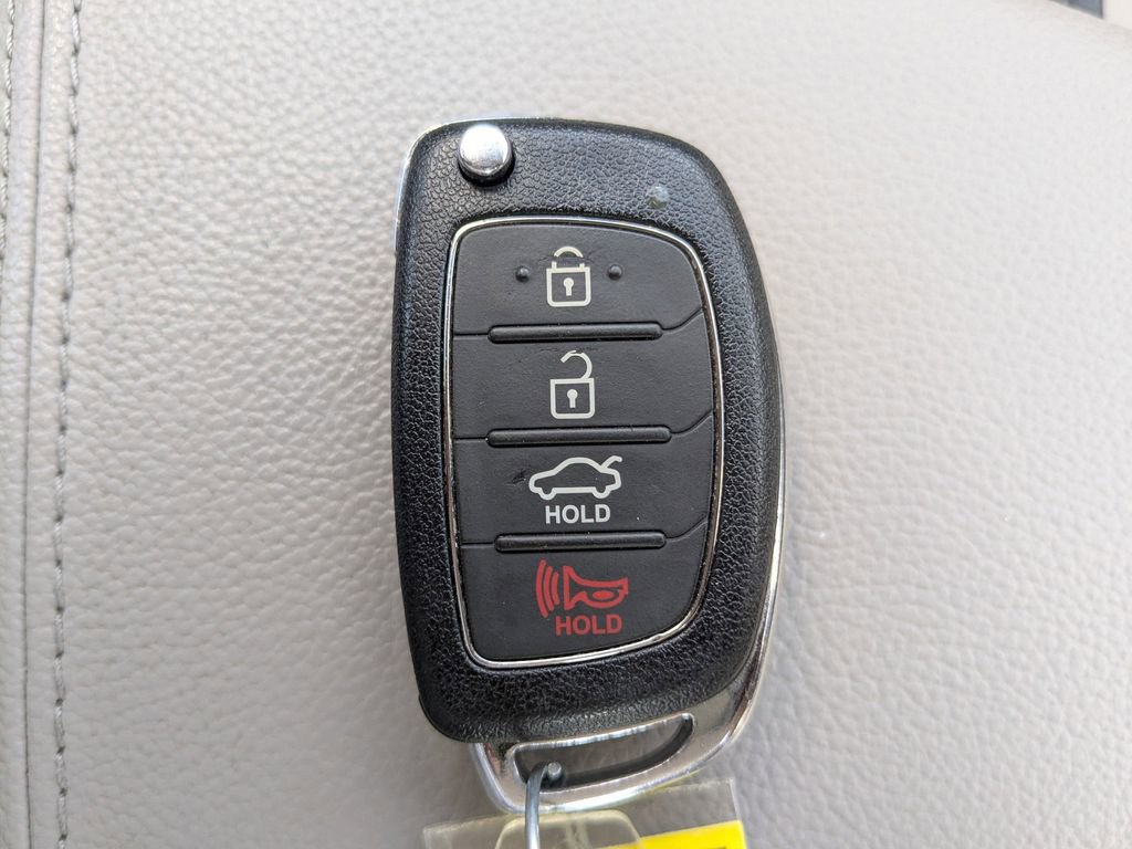 Used 2016 Hyundai Sonata SE image 28