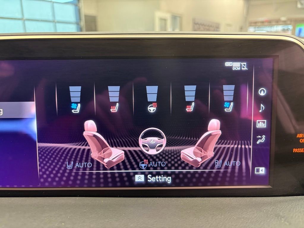 Used 2019 Lexus ES 300h w/ Premium Package image 17