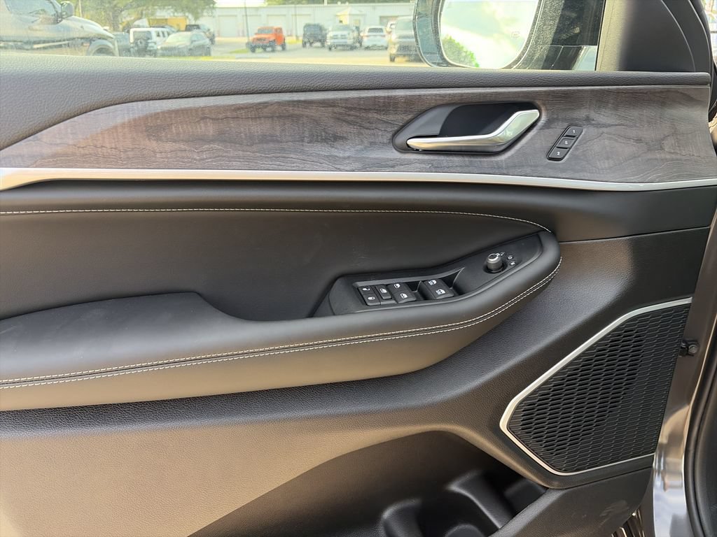New 2026 Jeep Grand Cherokee Limited AWD/4WD image 16
