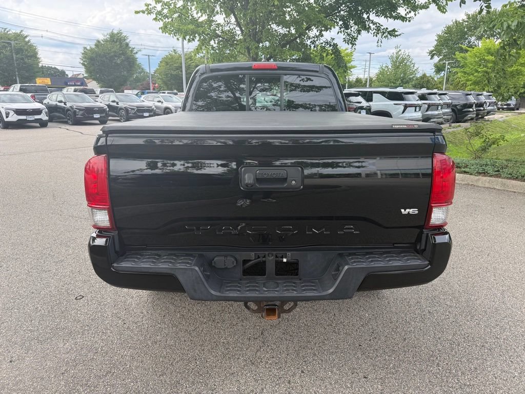 Used 2017 Toyota Tacoma TRD Sport w/ Tow Package (A/T) AWD/4WD image 4