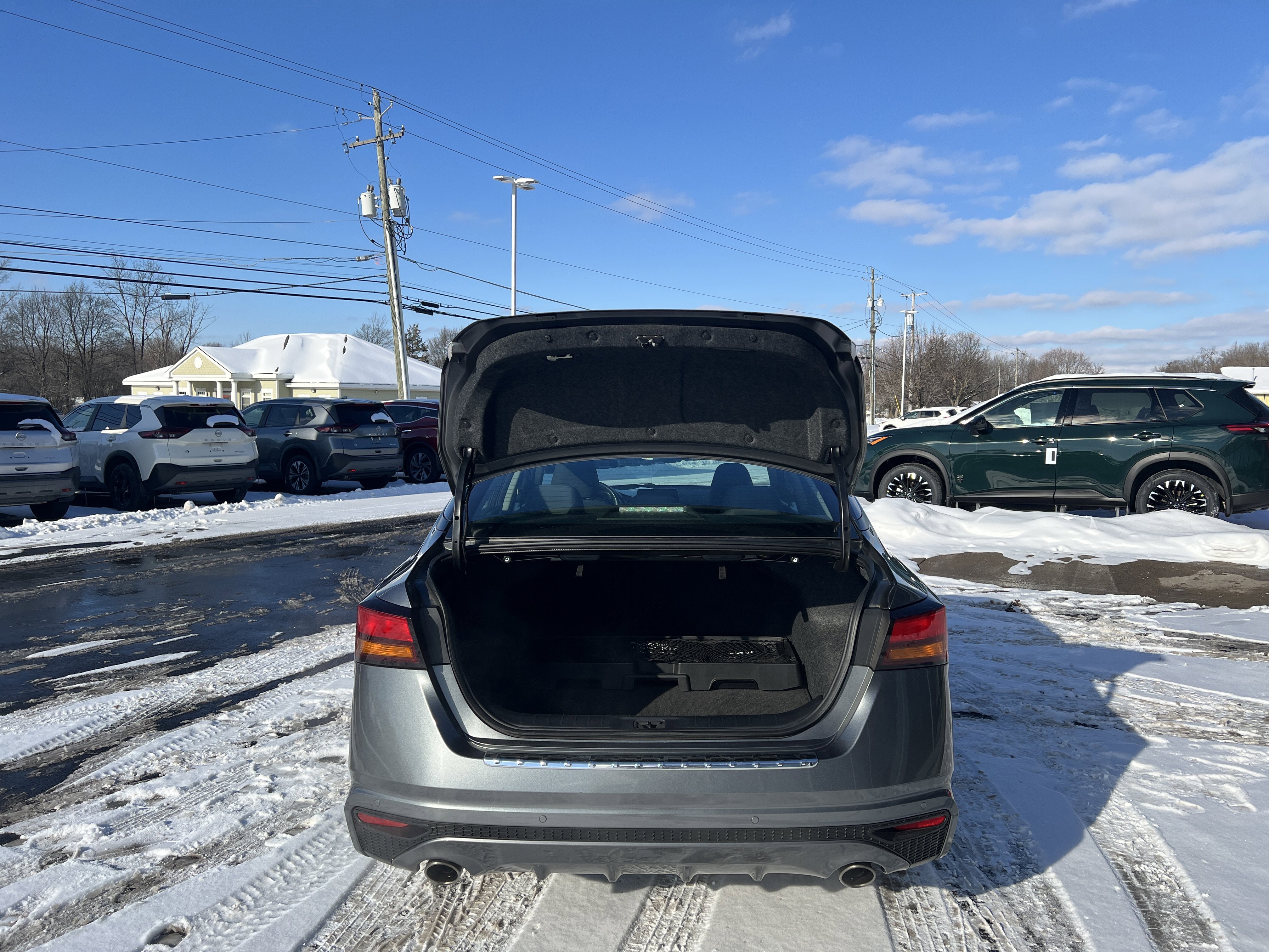Certified 2021 Nissan Altima 2.5 SV w/ SV Premium Package image 10