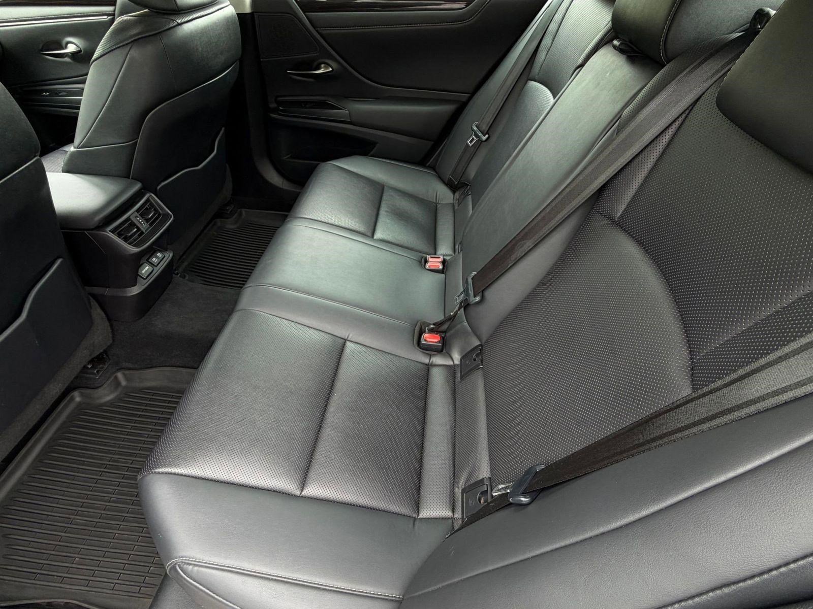 Certified 2020 Lexus ES 300h w/ Premium Package FWD image 24