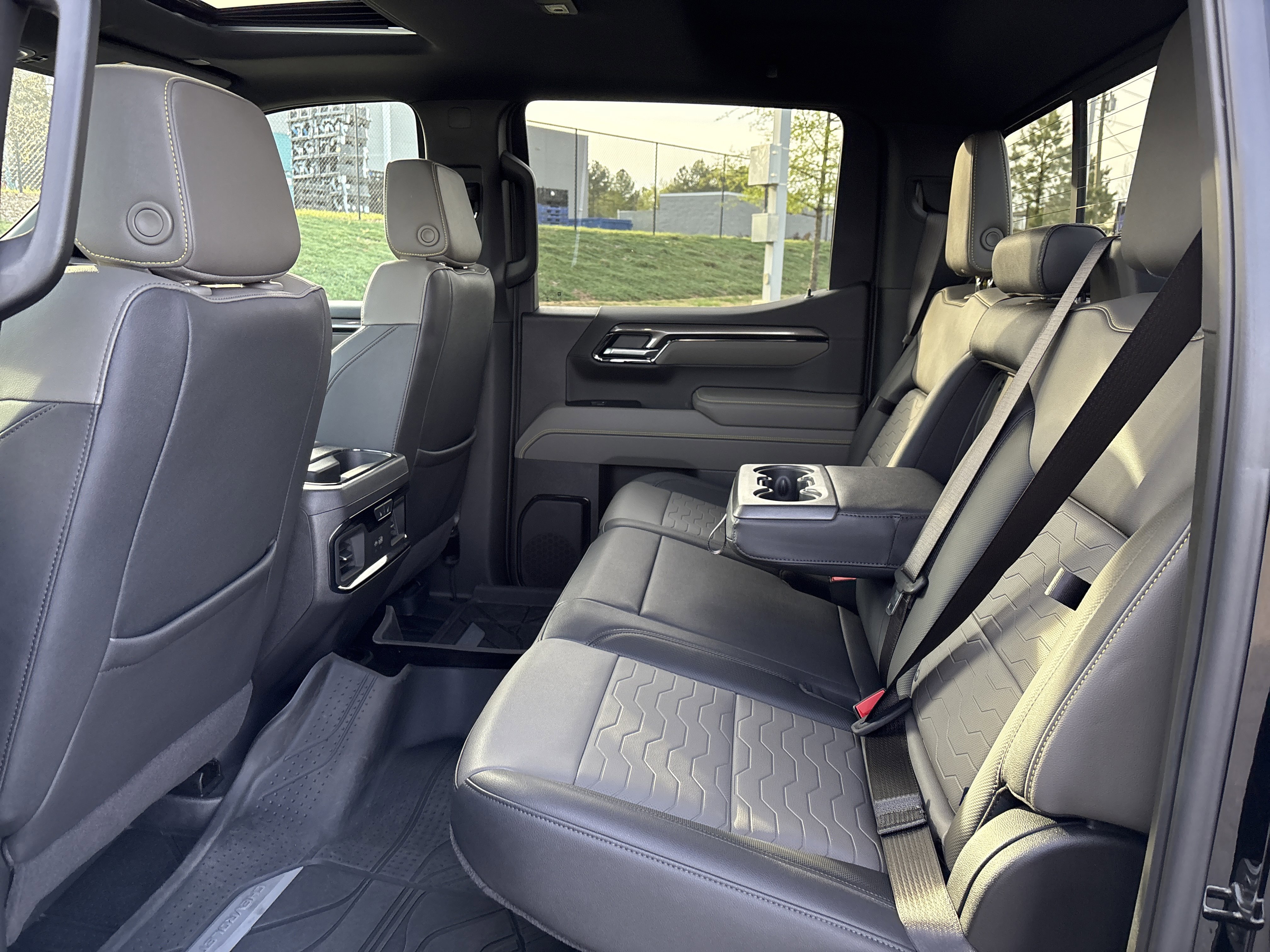 Used 2025 Chevrolet Silverado 1500 ZR2 w/ Technology Package AWD/4WD image 33