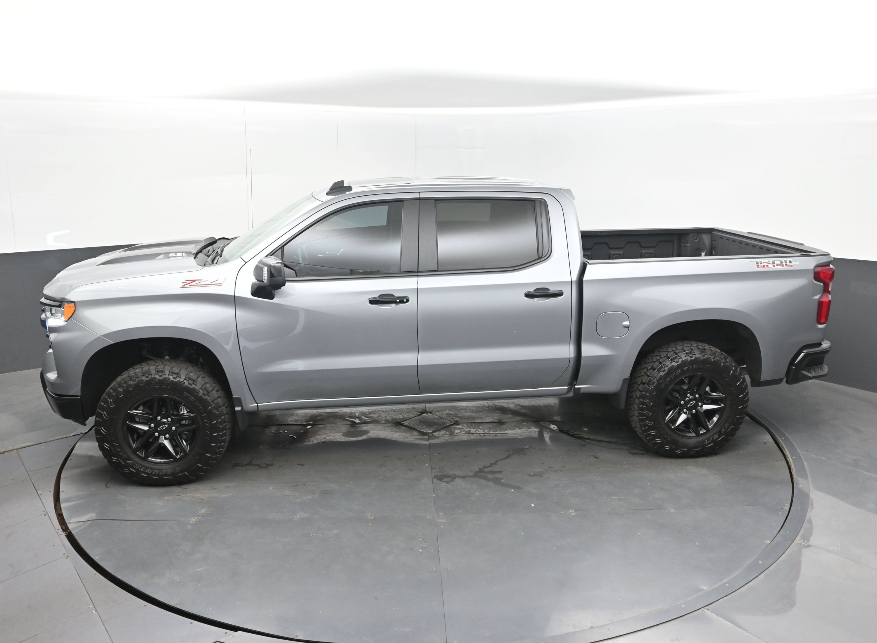 Used 2026 Chevrolet Silverado 1500 LT Trail Boss w/ LT Trail Boss Premium Package AWD/4WD image 33