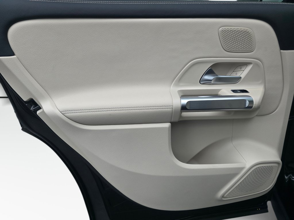 New 2026 Mercedes-Benz GLB 250 4MATIC image 18