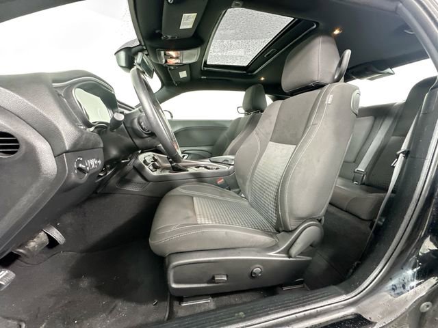 Used 2022 Dodge Challenger SXT w/ Driver Convenience Group image 4