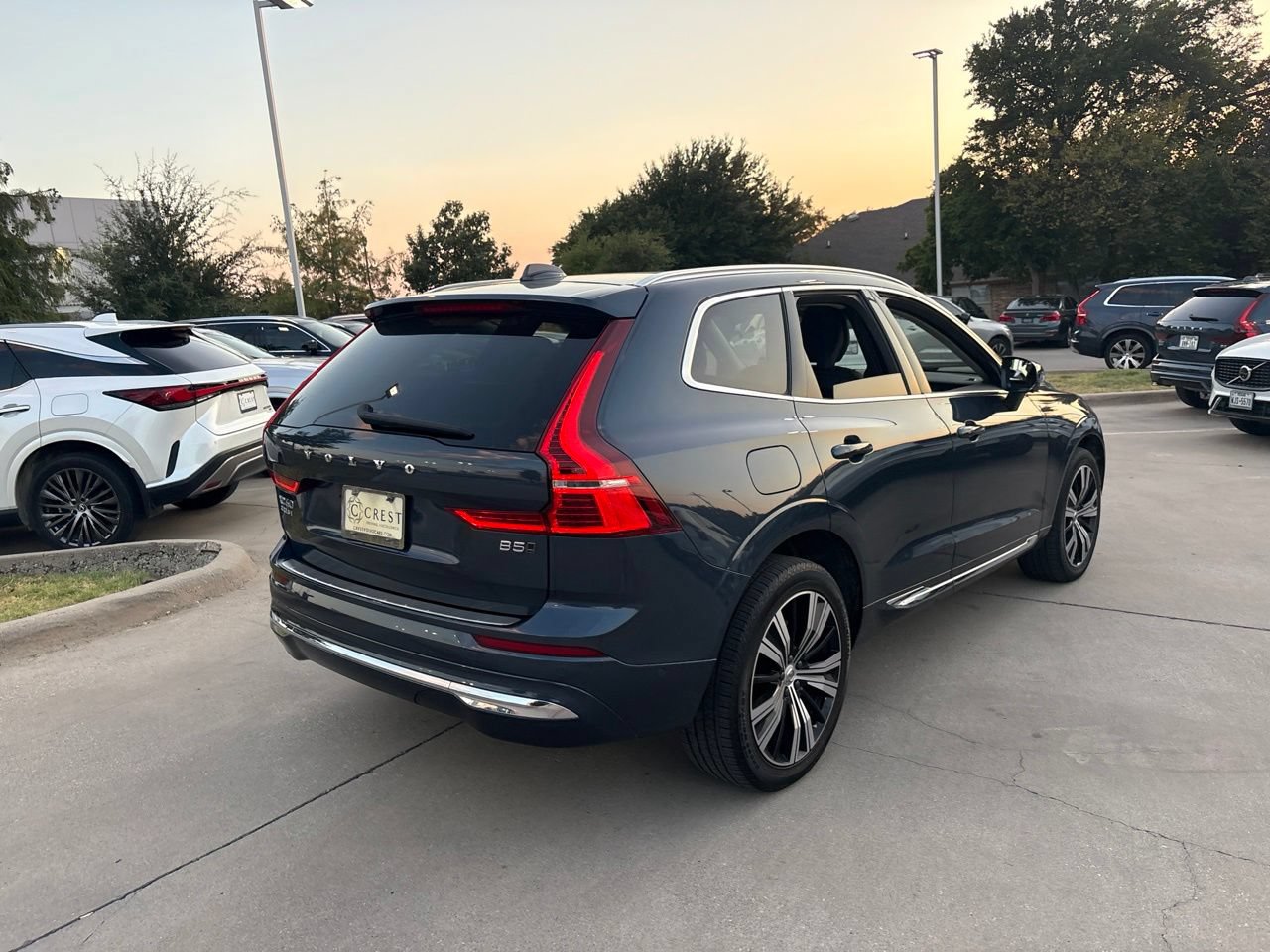 Certified 2023 Volvo XC60 B5 Plus w/ Climate Package AWD/4WD image 7