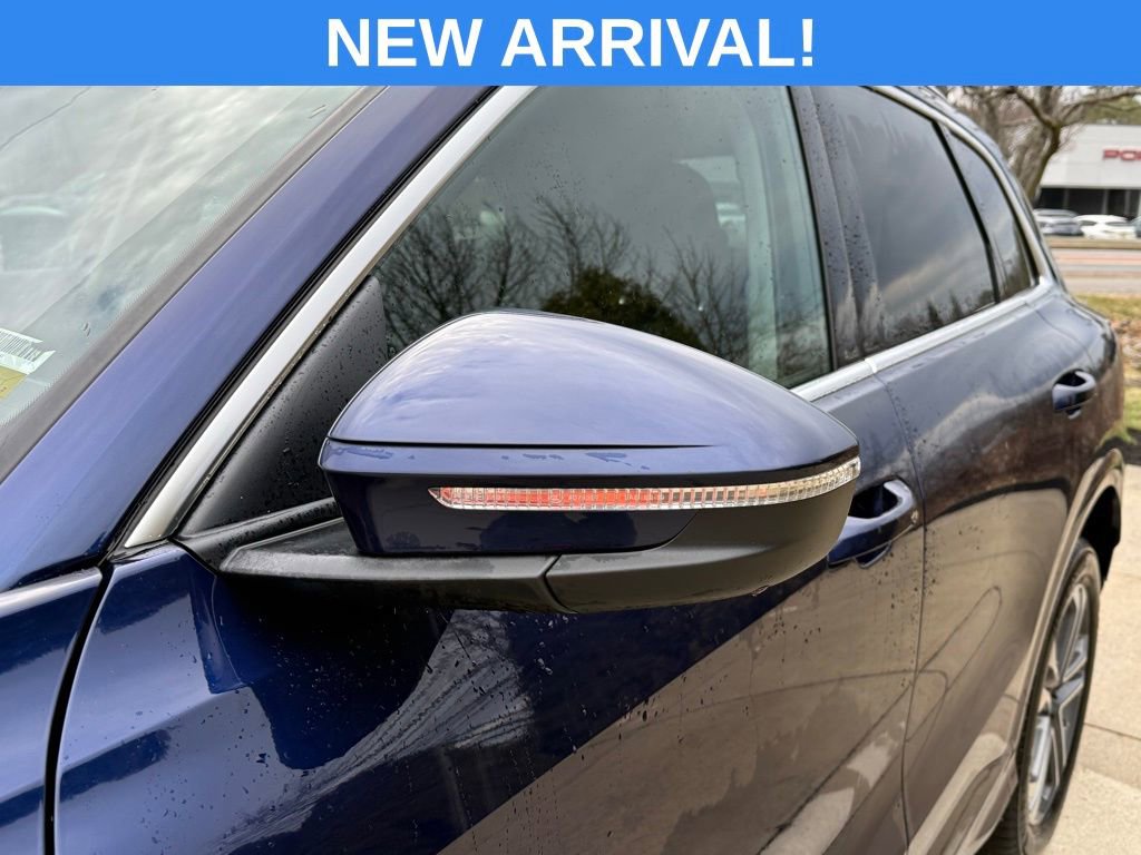 Used 2025 Audi Q5 Premium w/ Convenience Package image 10