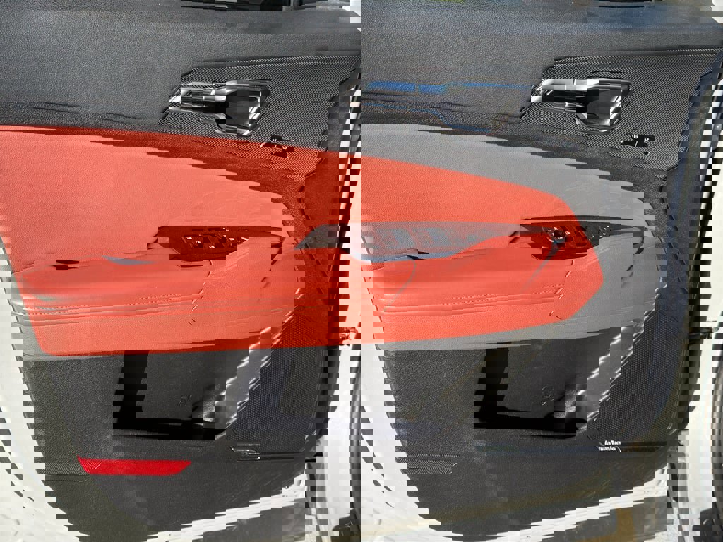 Used 2025 Kia Sportage SX image 9