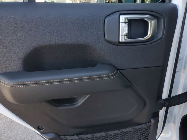 New 2026 Jeep Wrangler Unlimited Sahara AWD/4WD image 15