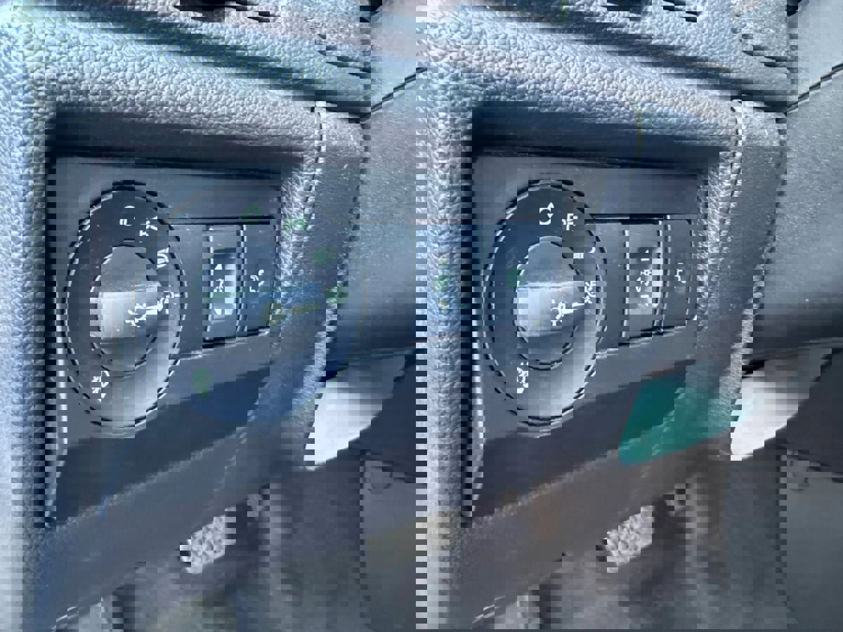 Used 2012 Ford Fusion SE image 37