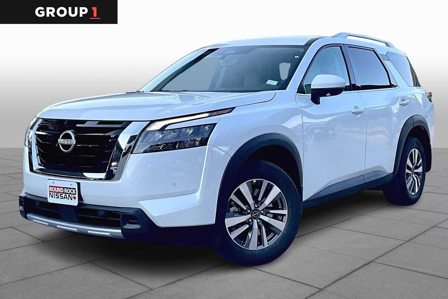 New 2025 Nissan Pathfinder SL image 1