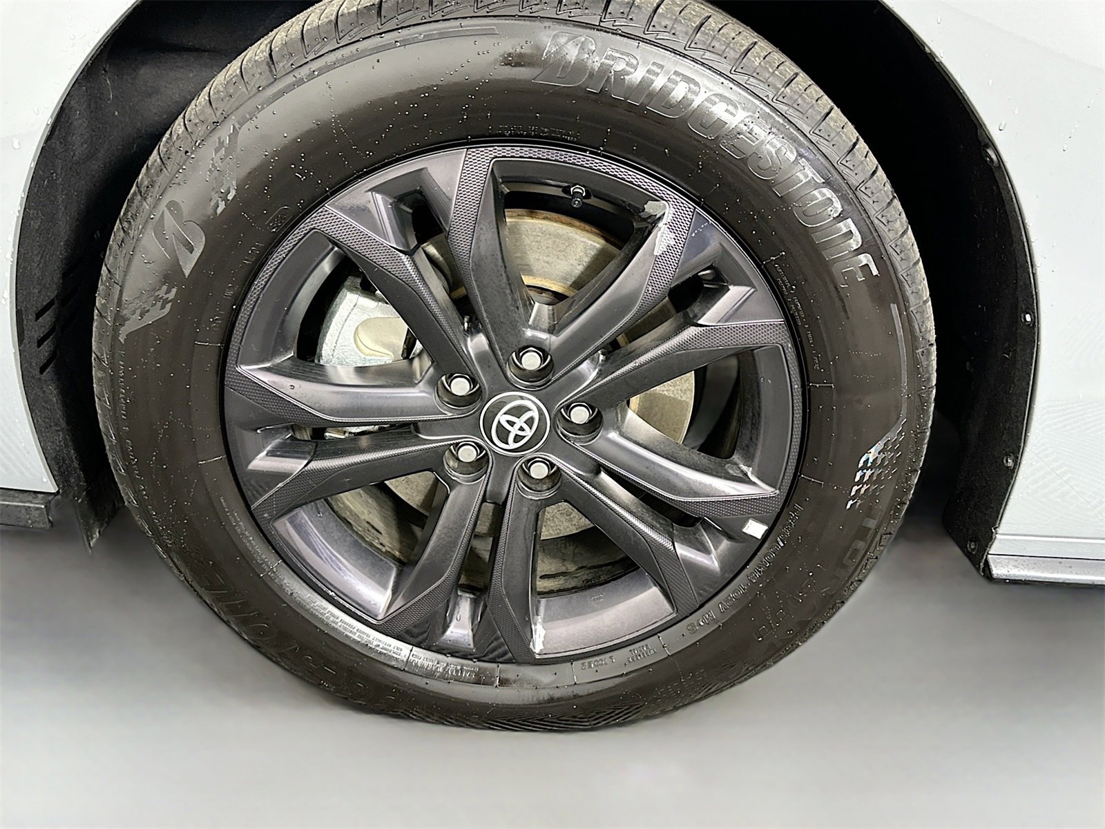 Certified 2025 Toyota Sienna XSE image 33