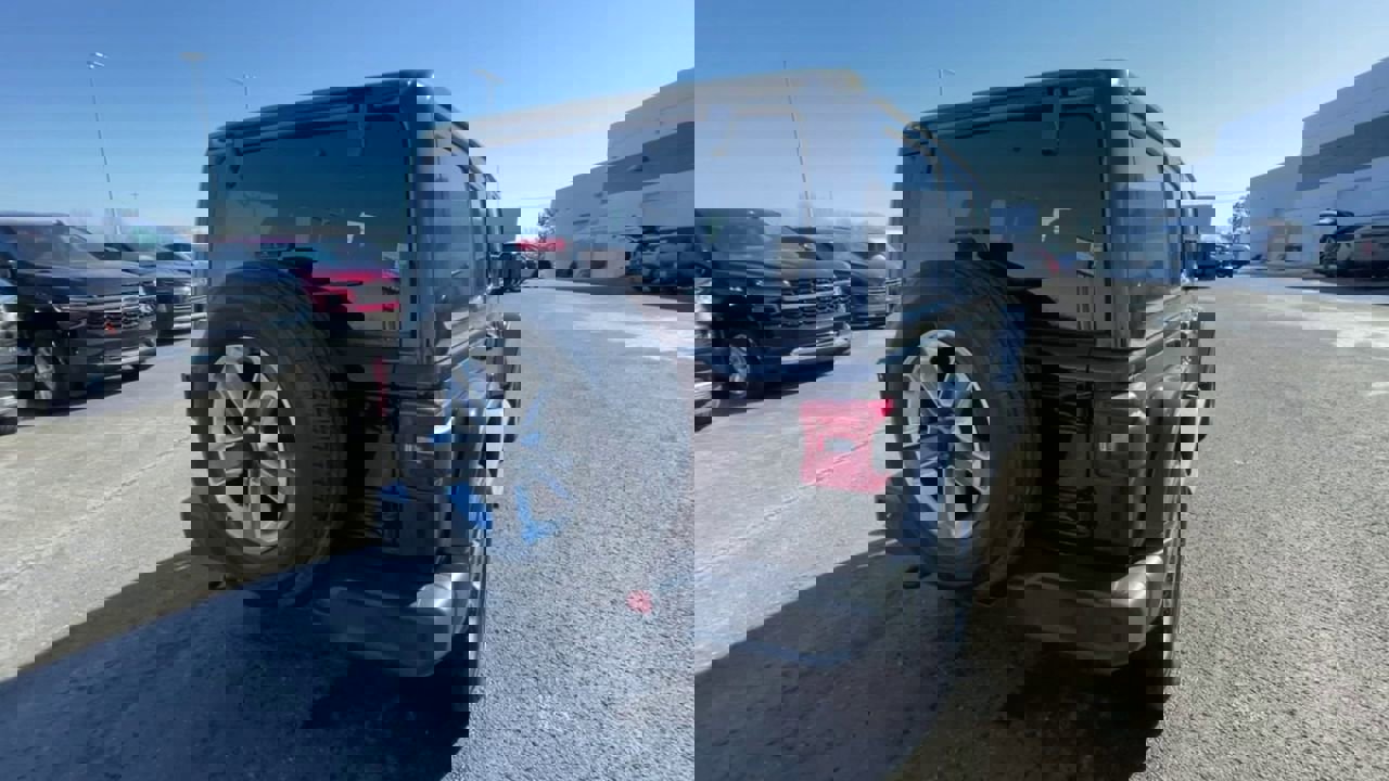 Used 2021 Jeep Wrangler Unlimited Sahara image 9