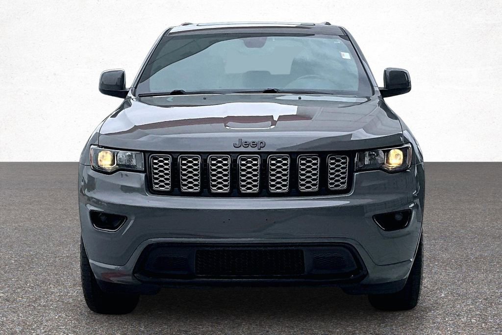 Used 2021 Jeep Grand Cherokee Laredo X AWD/4WD image 3