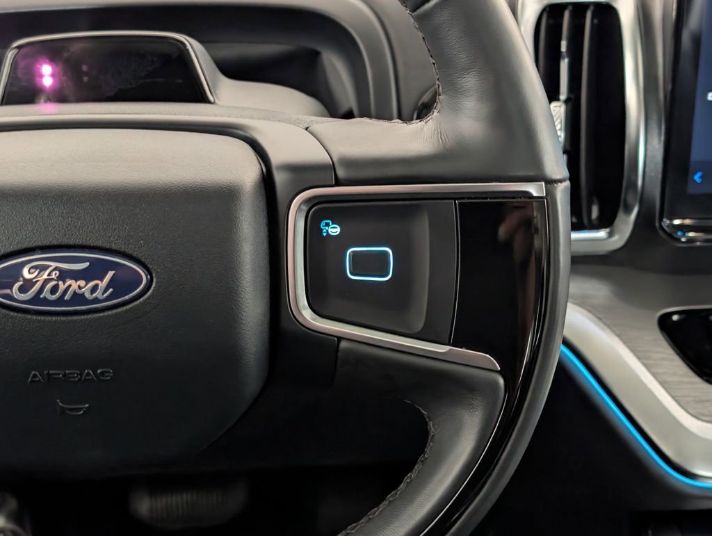 Certified 2025 Ford Expedition Platinum AWD/4WD image 21