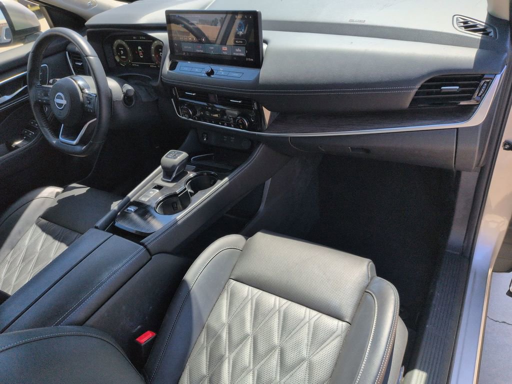 Used 2024 Nissan Rogue Platinum w/ Platinum Premium Package FWD image 18