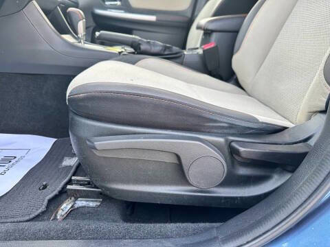 Used 2017 Subaru Crosstrek 2.0i Premium AWD/4WD image 5
