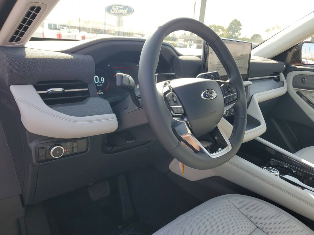 New 2026 Ford Explorer Platinum image 17