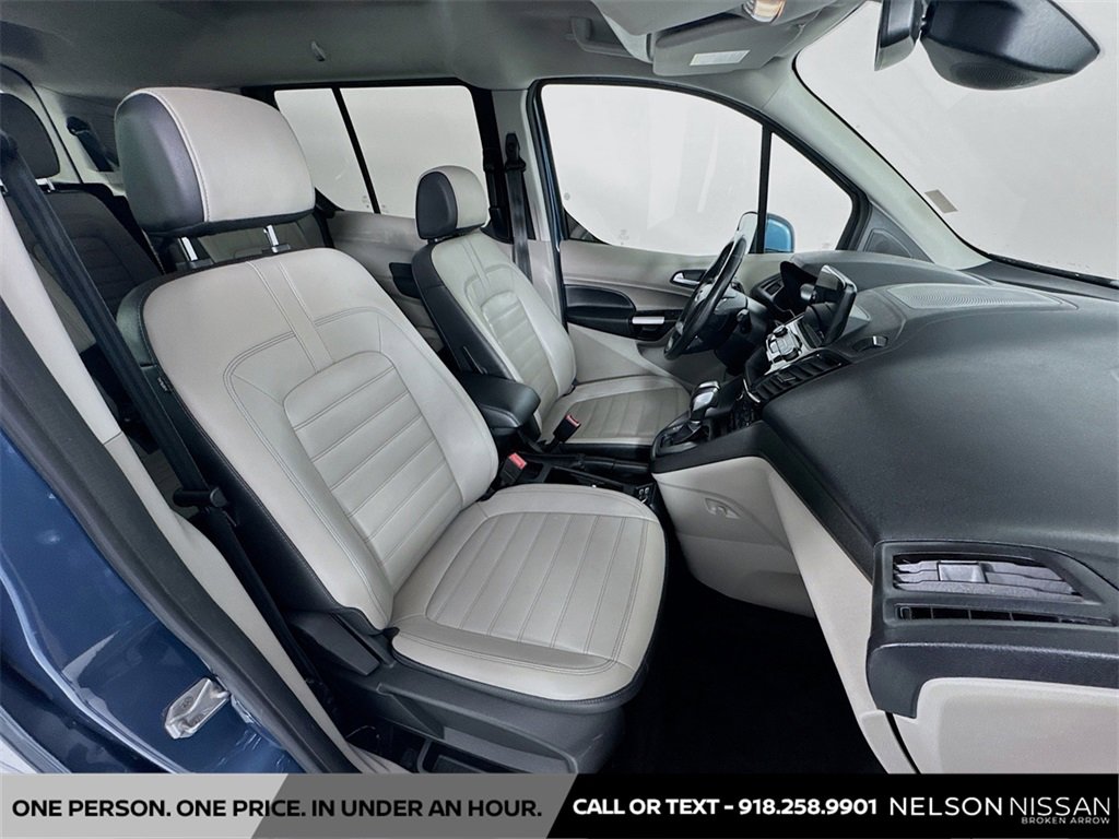 Used 2019 Ford Transit Connect Titanium w/ Titanium Premium Package image 30