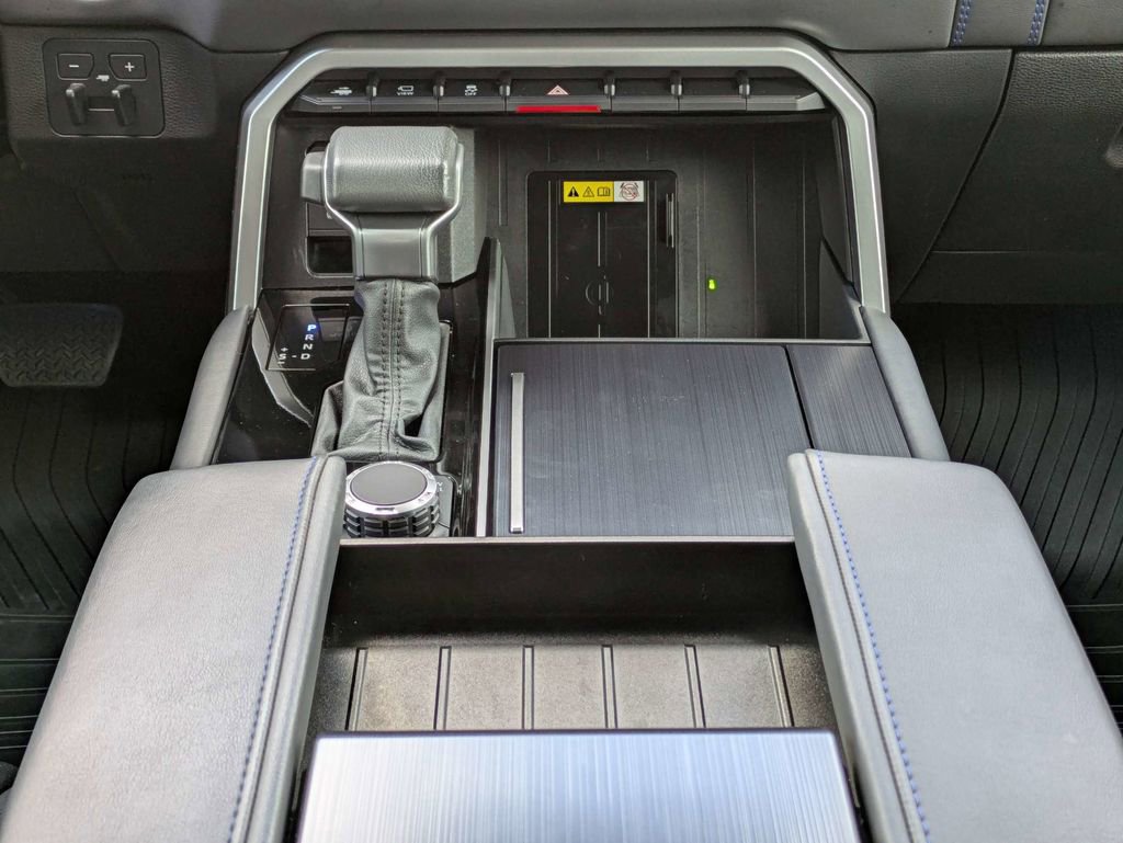 Used 2023 Toyota Tundra Platinum AWD/4WD image 21