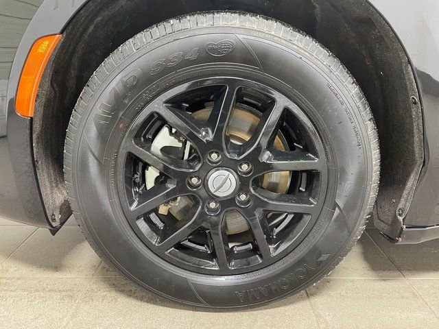 Used 2025 Chrysler Pacifica Select image 7