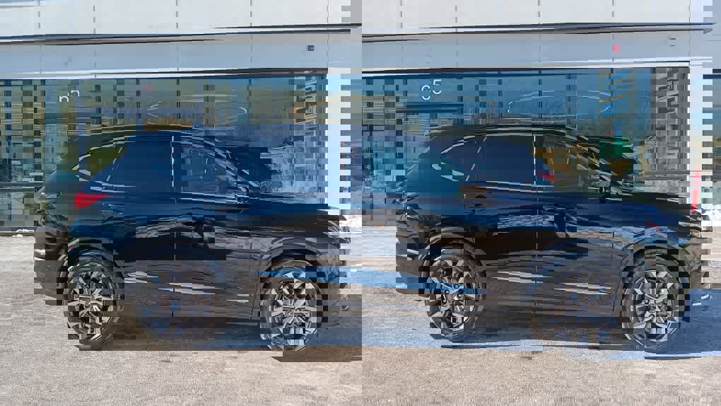 Used 2023 Acura MDX SH-AWD w/ Technology Package image 2