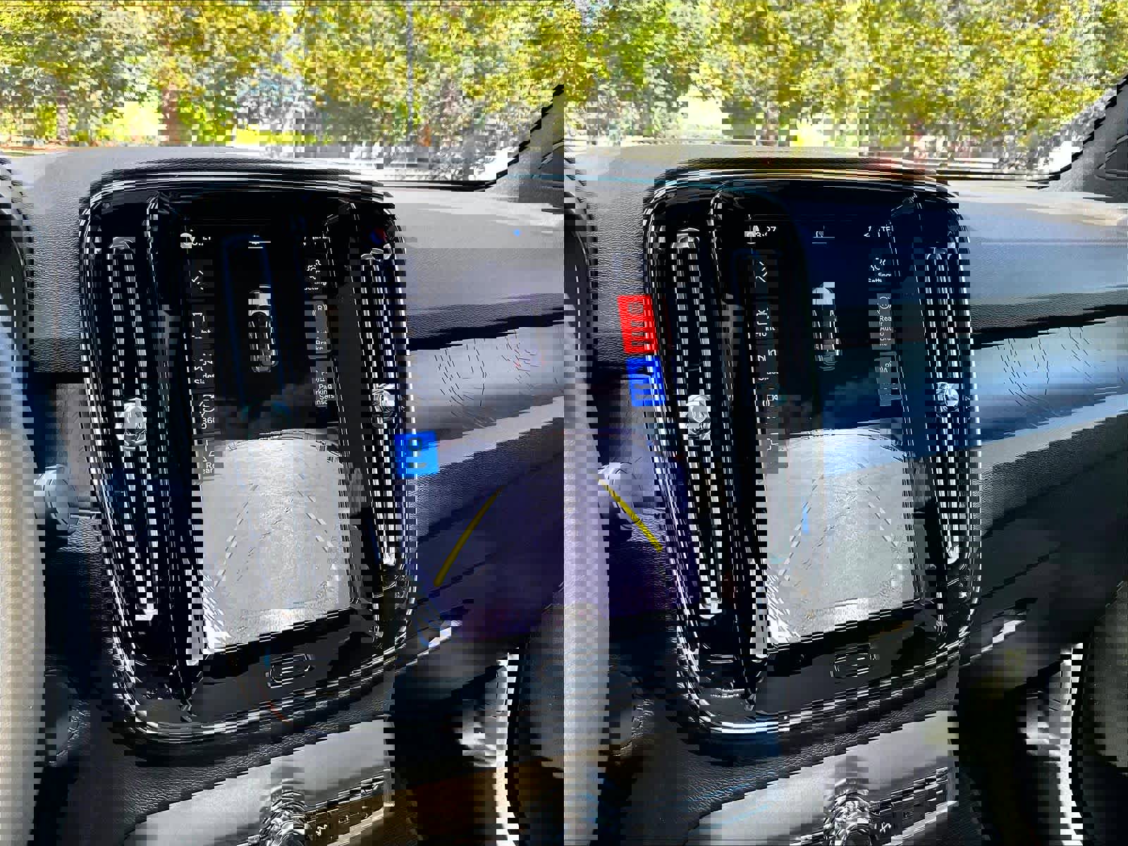 Used 2023 Volvo C40 P8 Recharge Ultimate AWD/4WD image 23