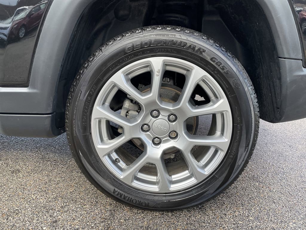 Used 2023 Jeep Compass Latitude image 10