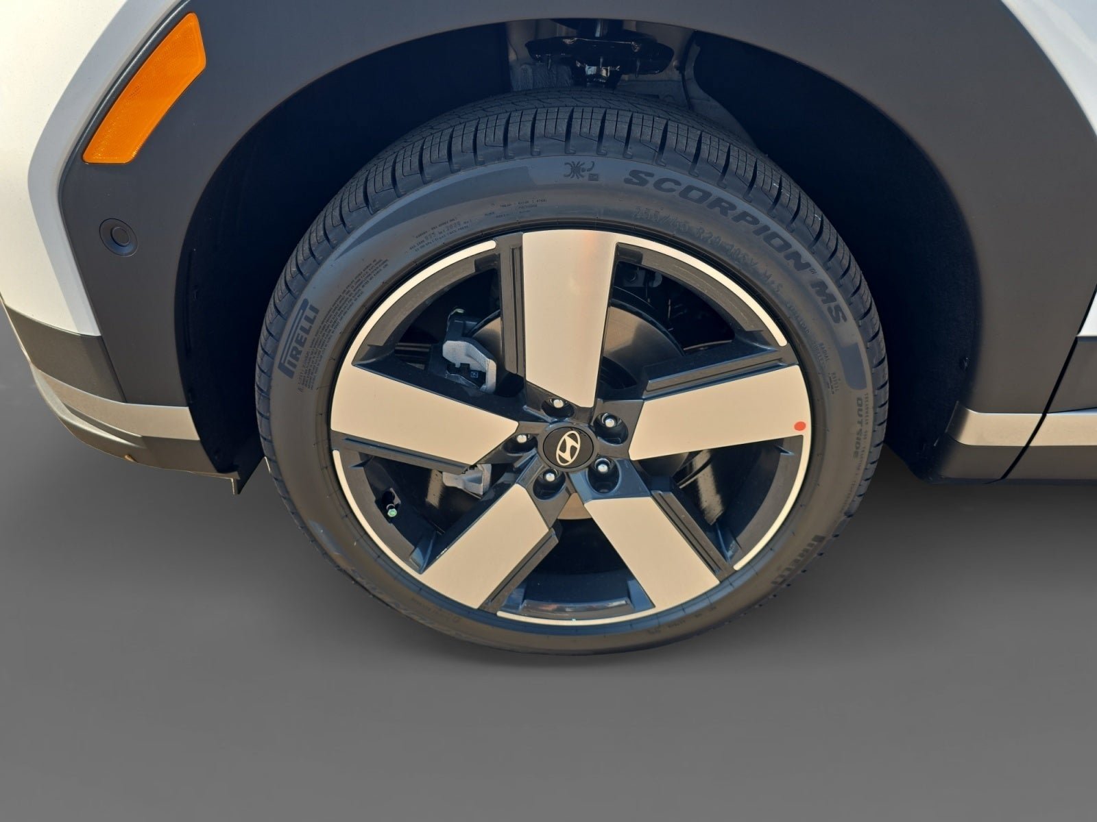 New 2027 Hyundai Santa Fe Limited w/ Tow & Go Package FWD image 9