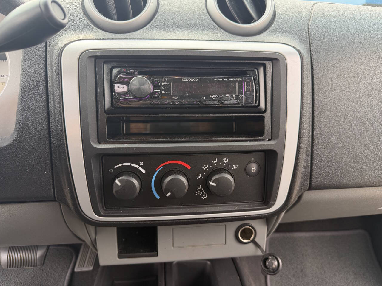 Used 2008 Mitsubishi Raider LS RWD image 12